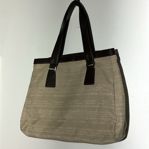 Calvin Klein tote - Picture 5 of 9